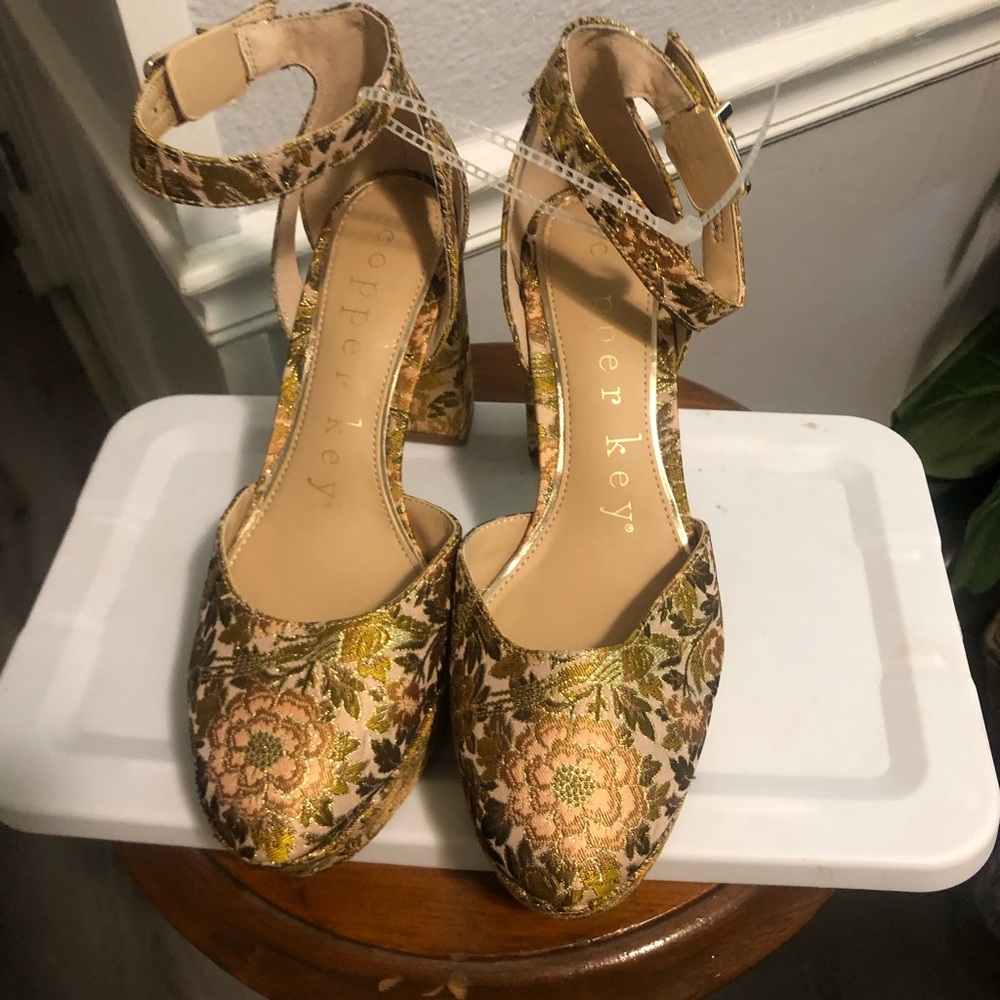 Copper Key Floral Embroidered Women's Heels